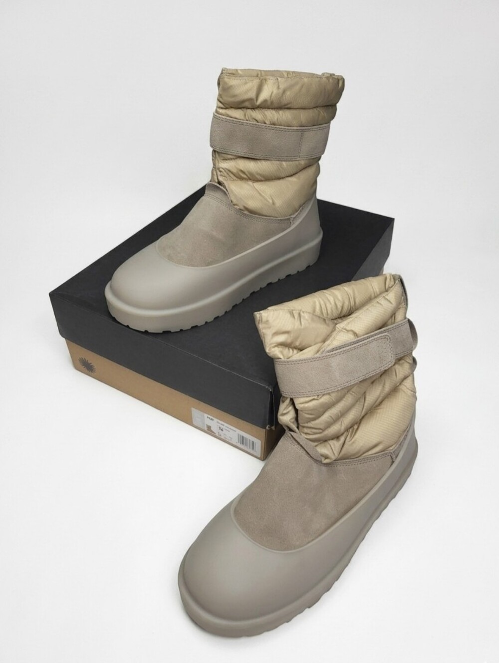 NWT Men's Puffer Winter Boots in Taupe
